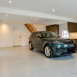 Villa Panorama - AI staging - Overveen - Garage after