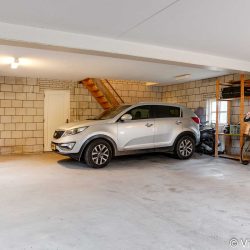 Villa Panorama - AI staging - Overveen - Garage before